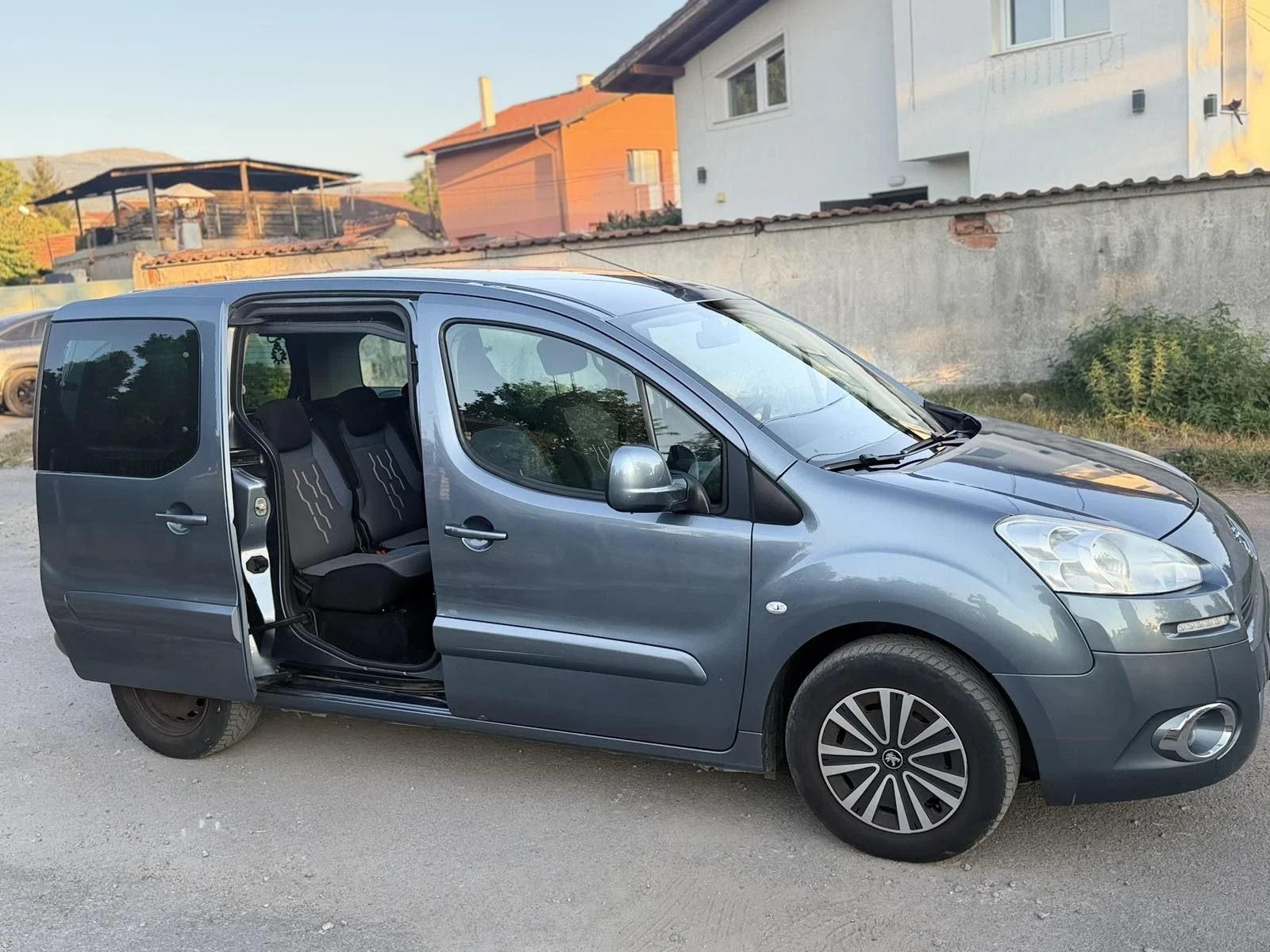Peugeot Partner 1.6 , снимка 10 - Автомобили и джипове - 56127293