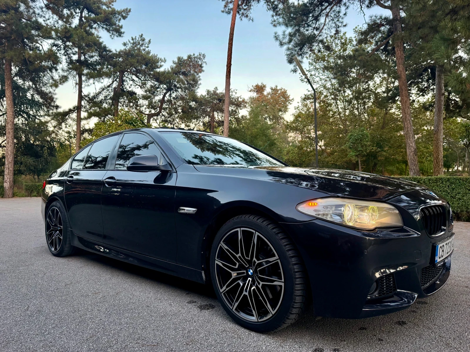 BMW 530 M-Pack-FULL-shadow line!!, снимка 4 - Автомобили и джипове - 56298313