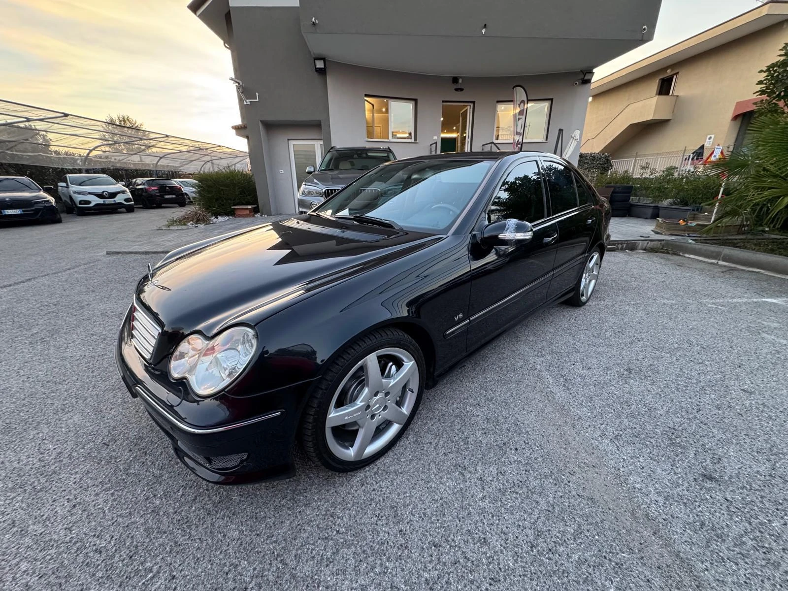 Mercedes-Benz C 320 AMG C320 V6  180.000 км 