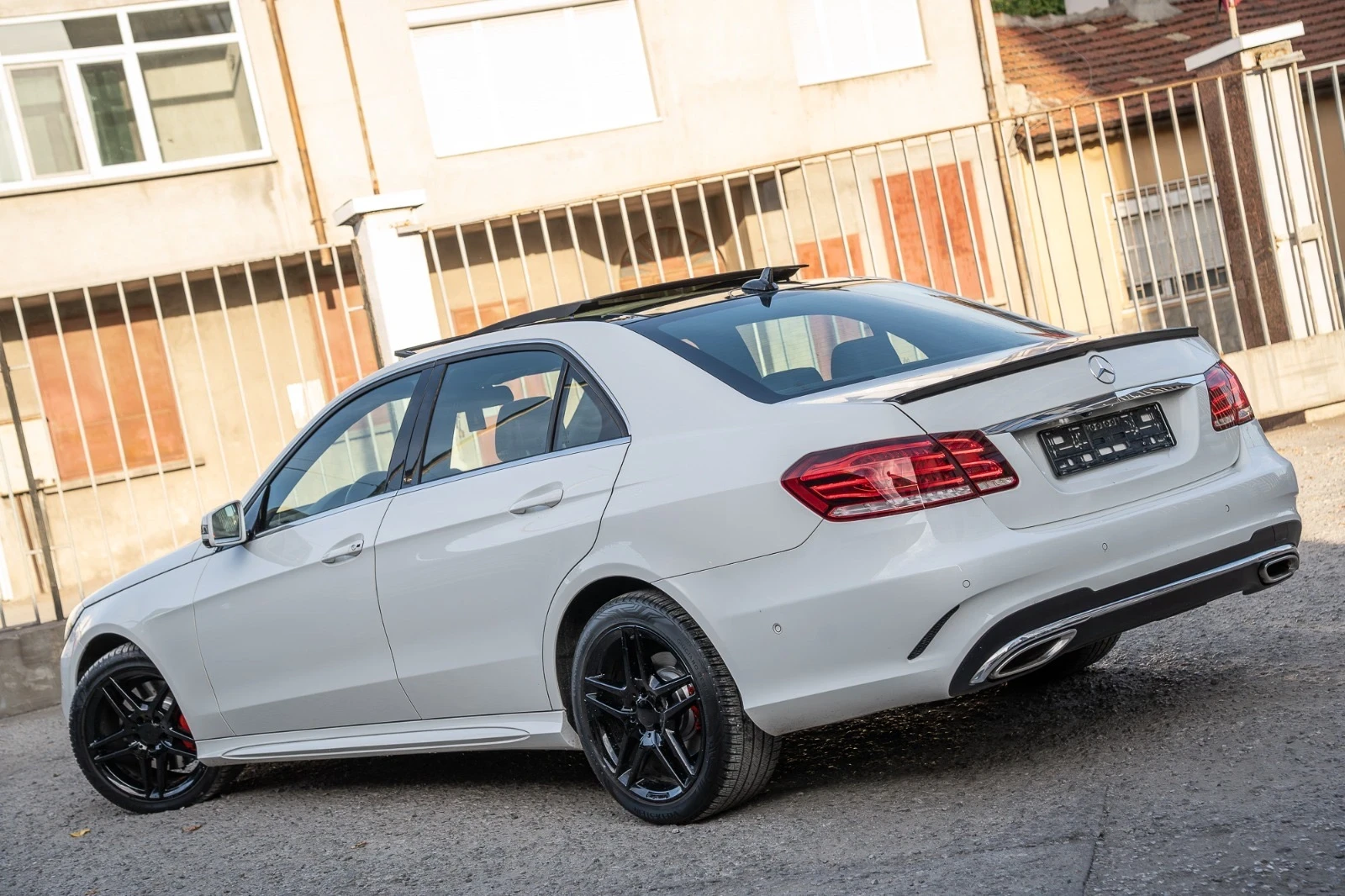 Mercedes-Benz E 350 PANO-AMG-FACE-360CAM-���������-DISTR-�����-FULL | Mobile.bg � ����������� 4