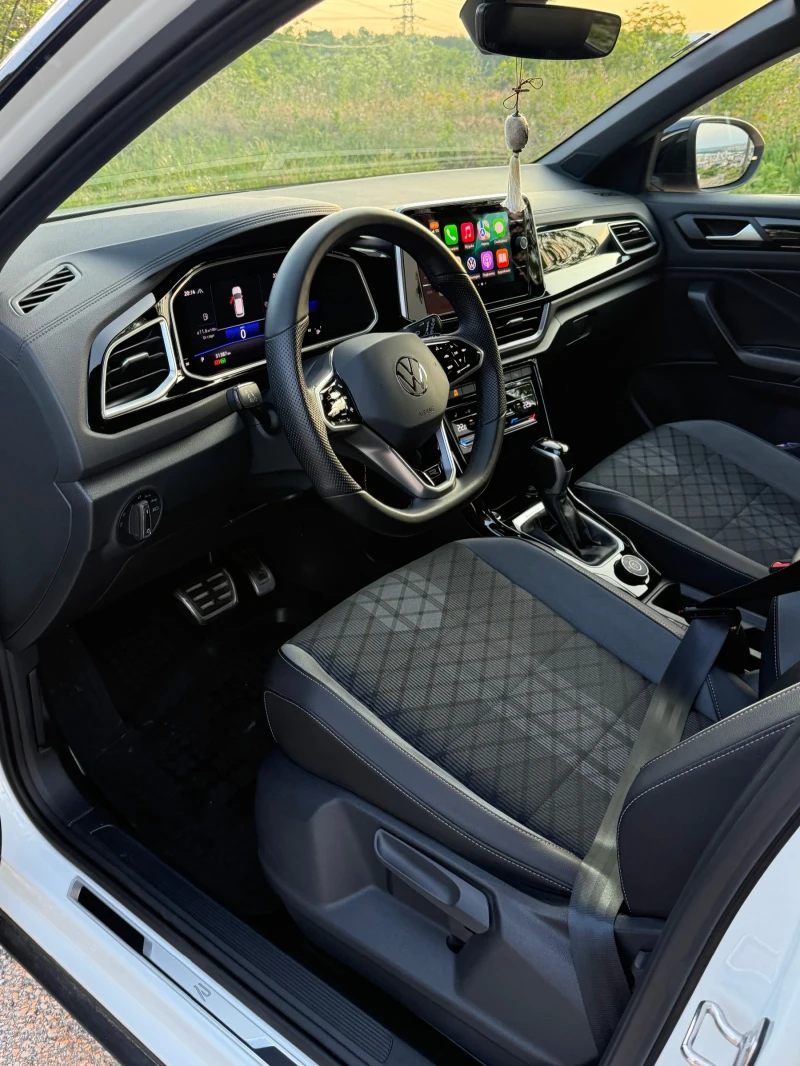 VW T-Roc, снимка 7 - Автомобили и джипове - 50526835