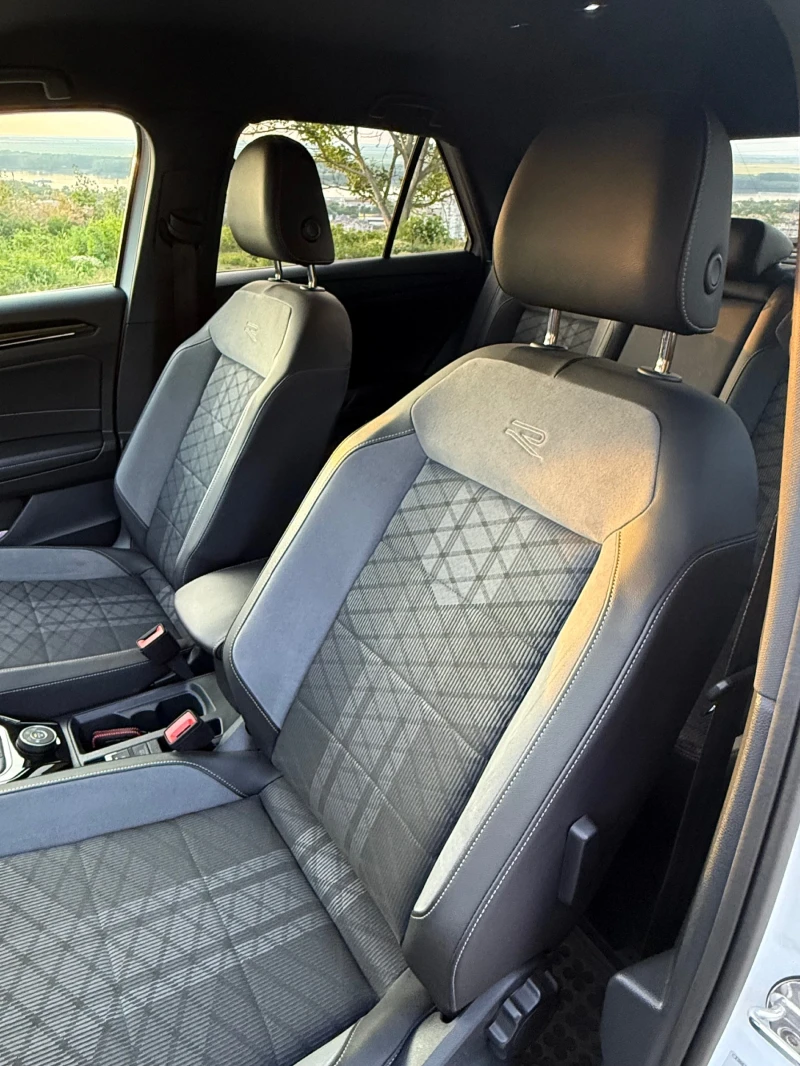 VW T-Roc, снимка 8 - Автомобили и джипове - 50526835