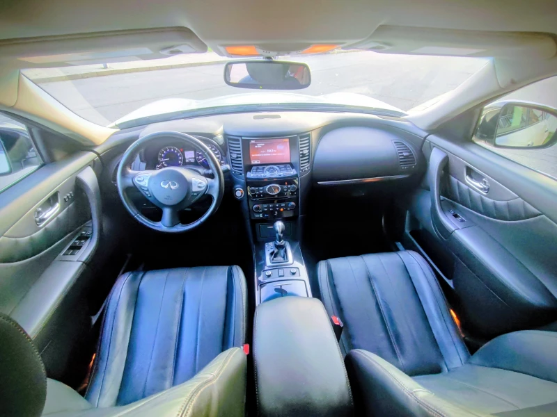Infiniti QX70, снимка 7 - Автомобили и джипове - 52362145