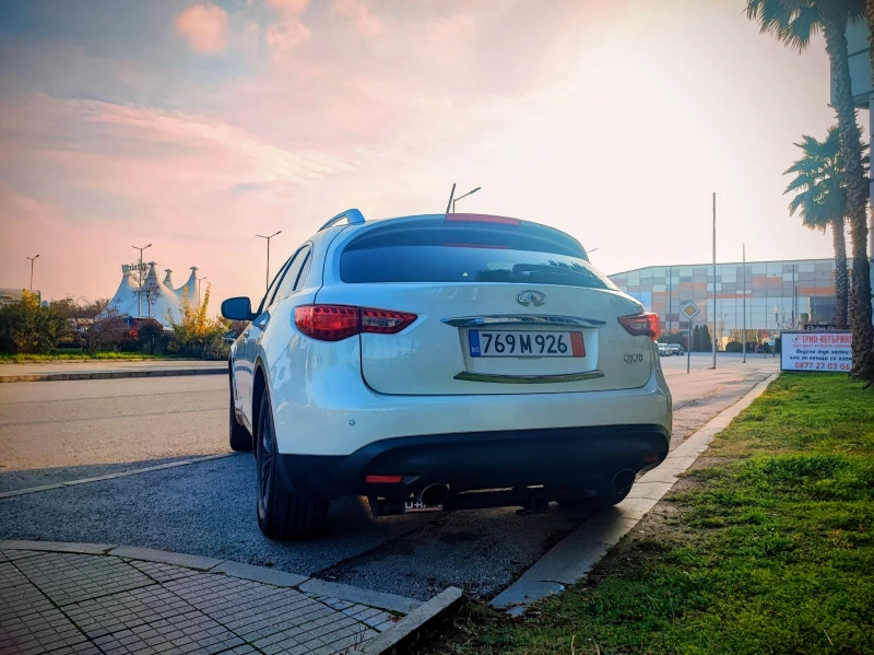 Infiniti QX70, снимка 3 - Автомобили и джипове - 52362145