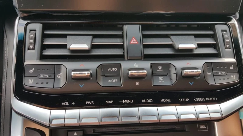 Toyota Land cruiser 300/GR-SPORT/JBL/360/HEAD UP/, снимка 14 - Автомобили и джипове - 53190454