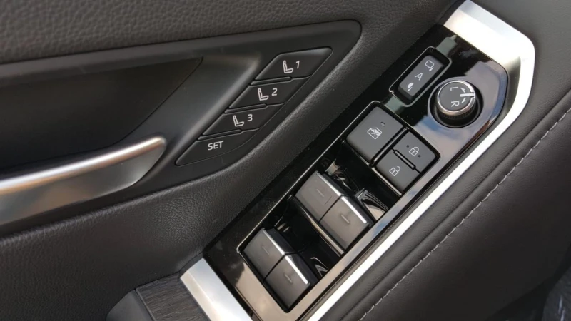 Toyota Land cruiser 300/GR-SPORT/JBL/360/HEAD UP/, снимка 6 - Автомобили и джипове - 53190454