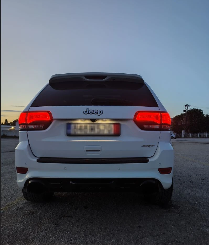 Jeep Cherokee SRT, БЕЗ УДАРИ, перфектен, снимка 4 - Автомобили и джипове - 55341497