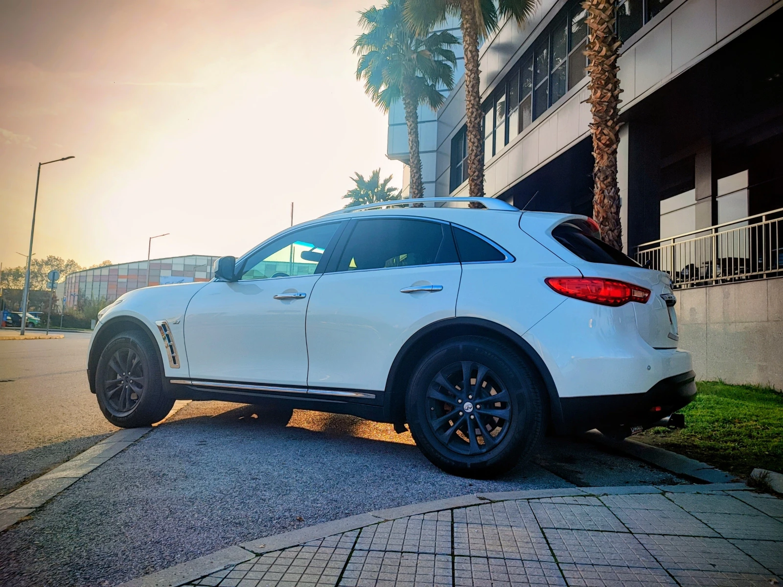 Infiniti QX70 | Mobile.bg   2