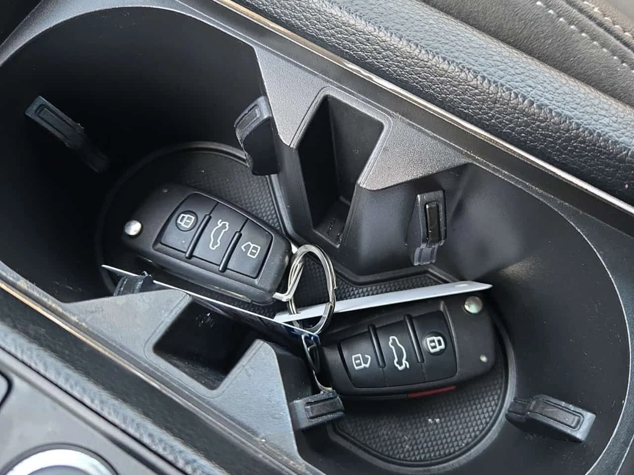 Audi Q3 * TECHNIK * PANO * 360 * CARFAX * ПОДГРЕВИ, снимка 8 - Автомобили и джипове - 54001000