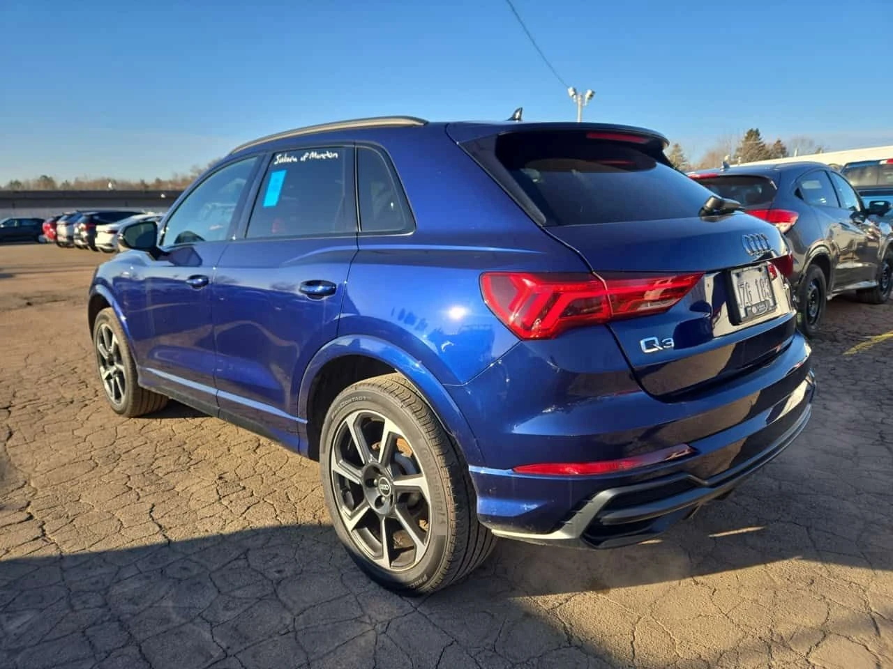 Audi Q3 * TECHNIK * PANO * 360 * CARFAX * ПОДГРЕВИ, снимка 4 - Автомобили и джипове - 54001000