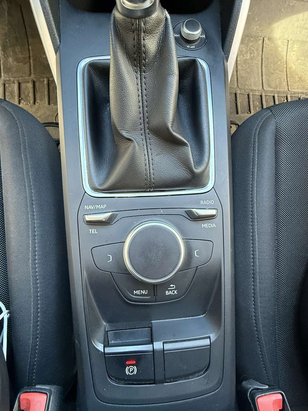 Audi Q2 TDI, снимка 12 - Автомобили и джипове - 54399408