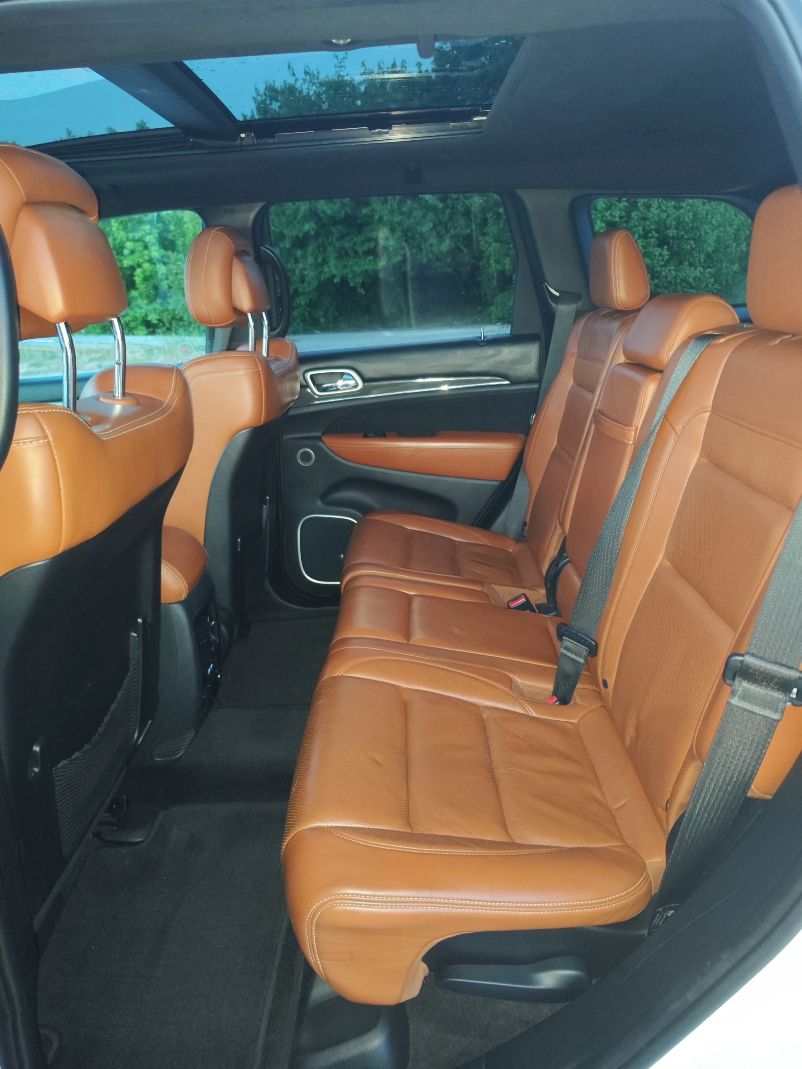 Jeep Cherokee SRT, БЕЗ УДАРИ, перфектен, снимка 10 - Автомобили и джипове - 55341497