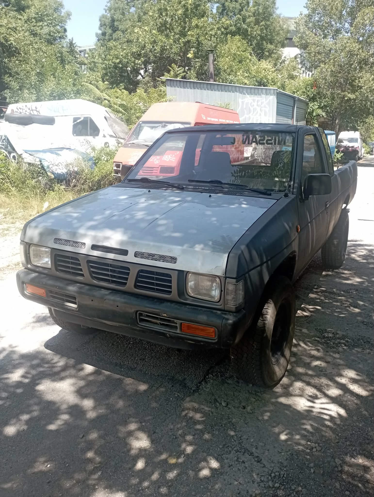 Nissan Navara 2.4ГАЗ KING-CAB, снимка 2 - Автомобили и джипове - 56293273