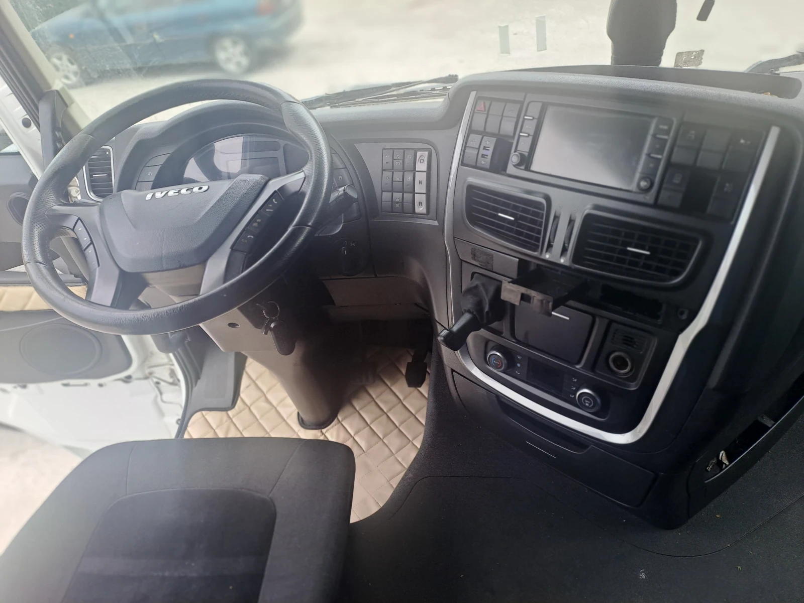 Iveco Stralis Влекач, снимка 2 - Камиони - 54243474