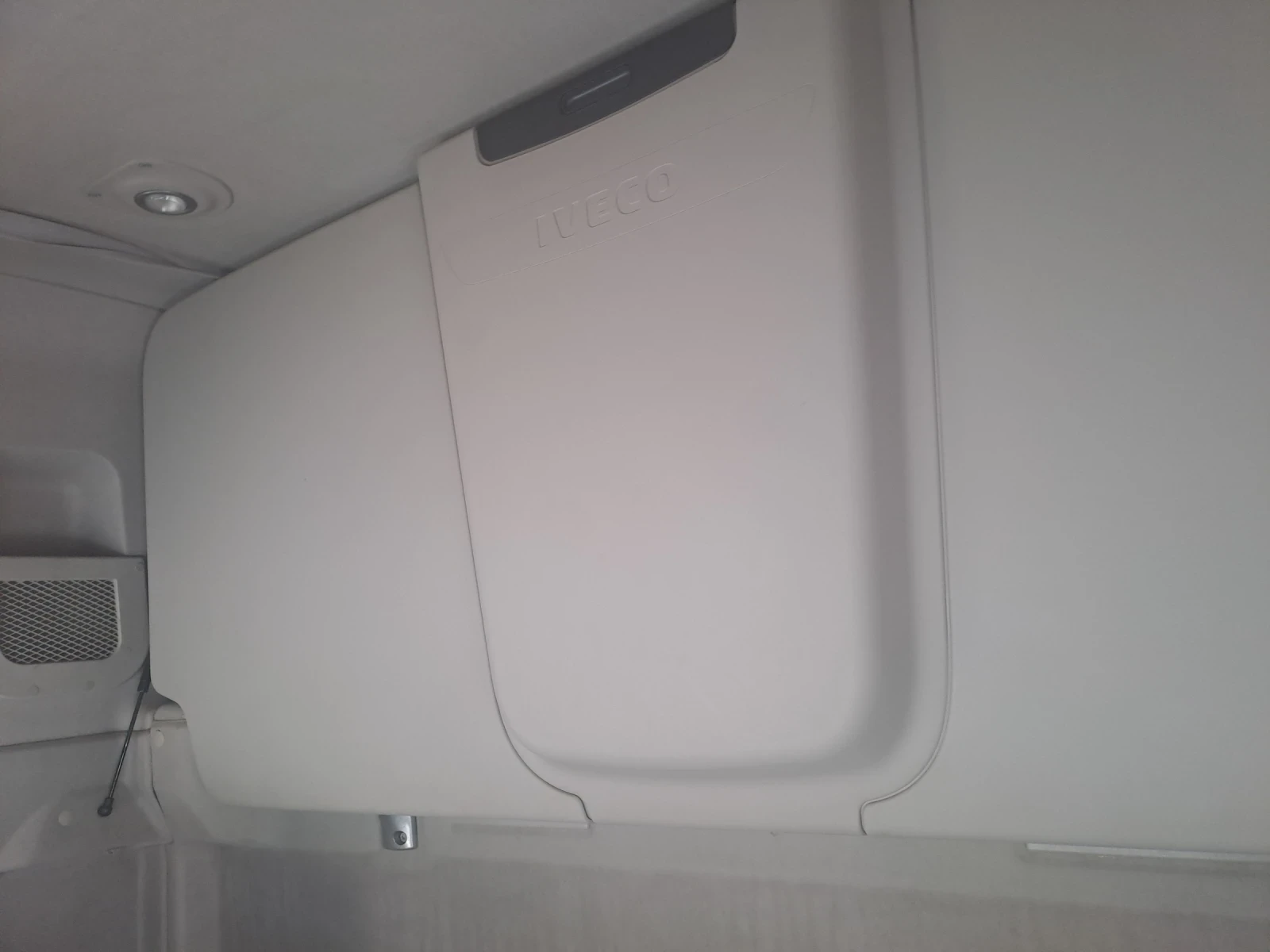 Iveco Stralis Влекач, снимка 5 - Камиони - 54243474