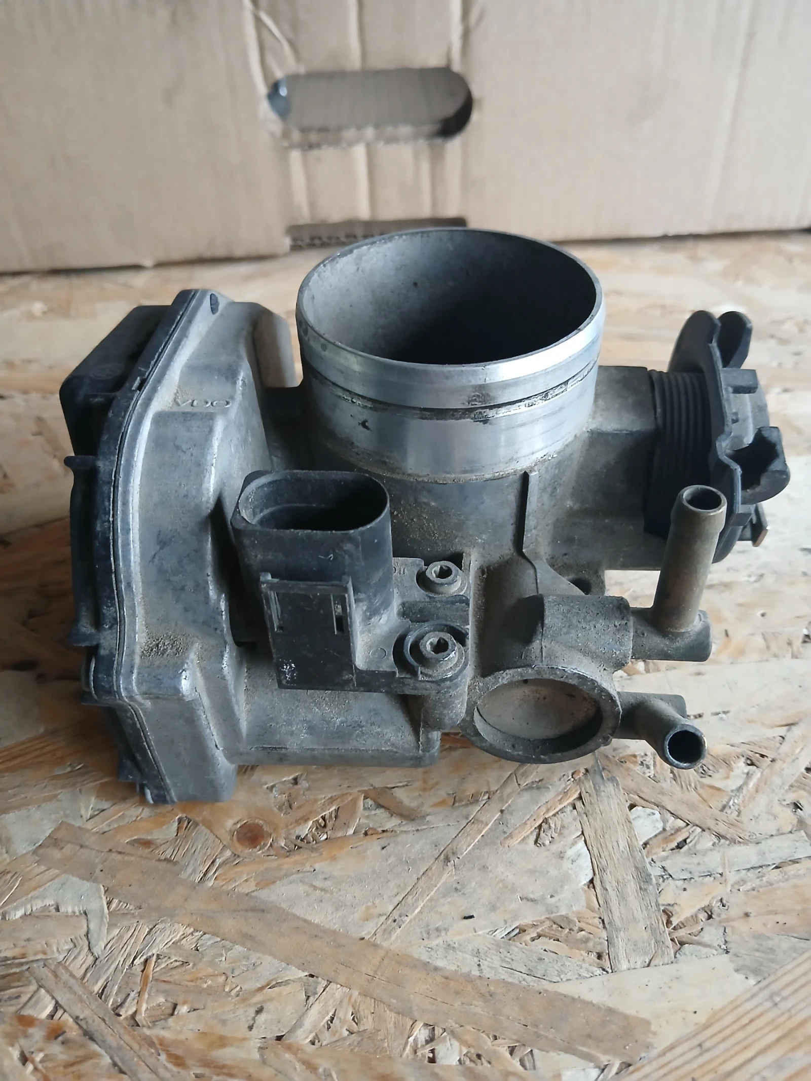 06А 133 064 М дросел клапа Audi A3 1.8i, снимка 4 - Части - 55405116