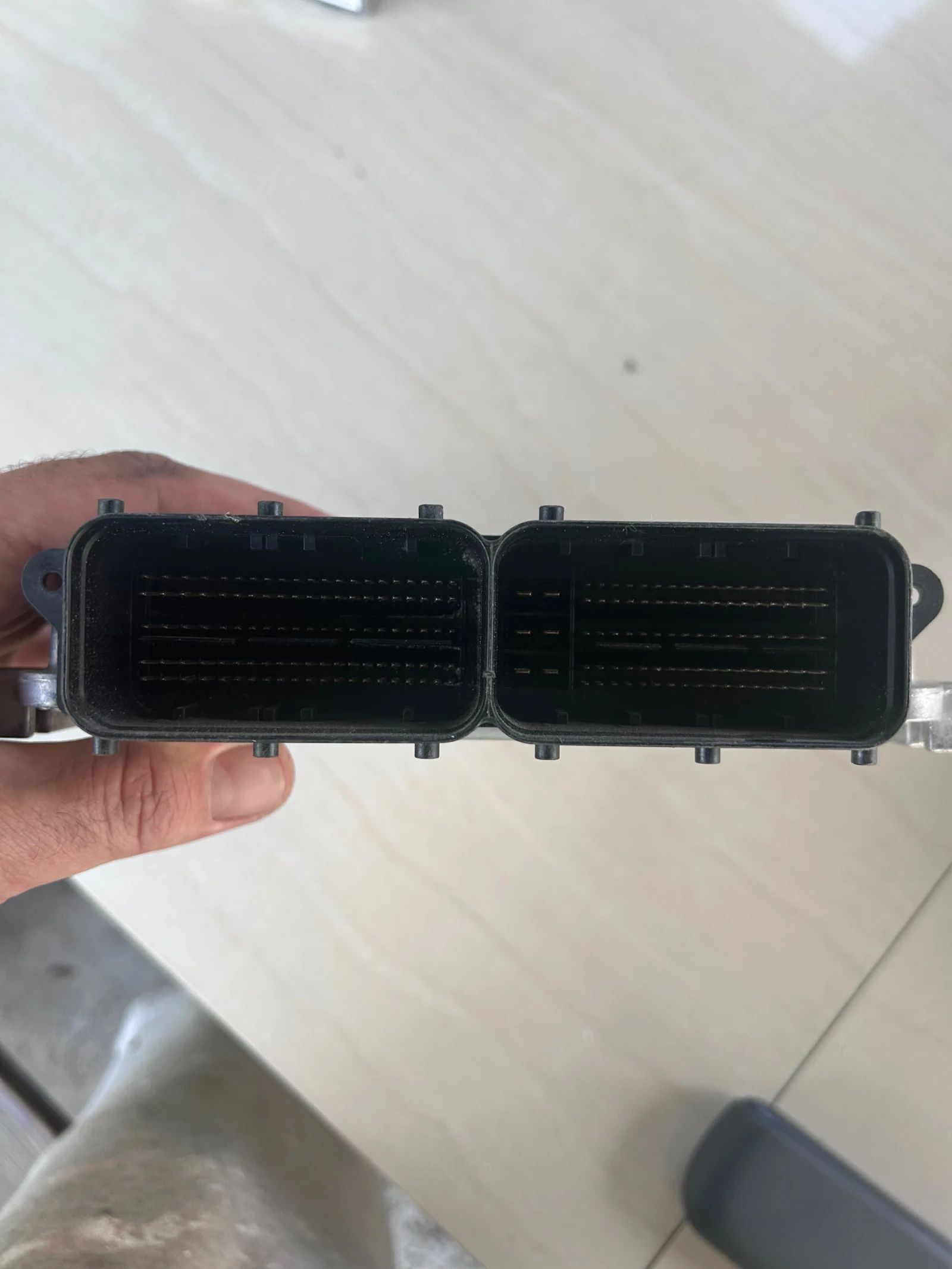 ECU Bosch EDC17C84 - 0 281 033 584, снимка 2 - Части - 55414182