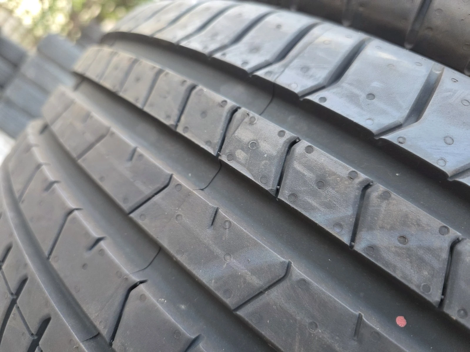 Гуми Летни 235/45R20, снимка 6 - Гуми и джанти - 56664519