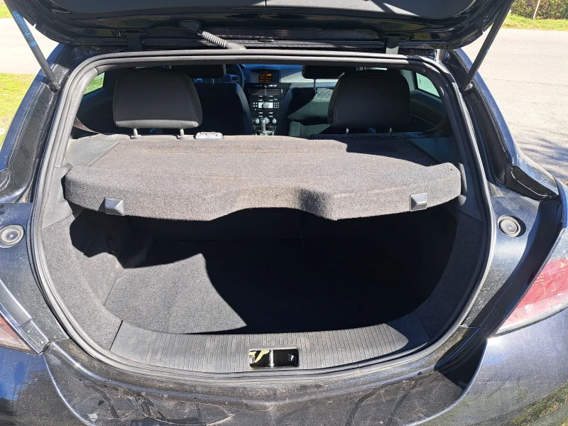 Opel Astra 1, 6 бензин 115коня  2011г.на части , снимка 8 - Автомобили и джипове - 48226378