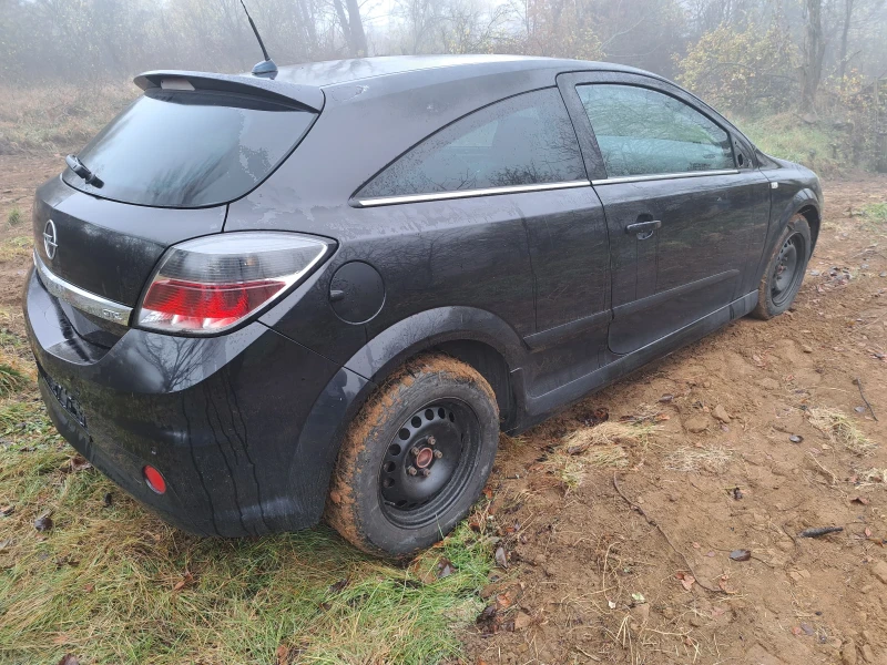 Opel Astra 1, 6 бензин 115коня  2011г., снимка 1 - Автомобили и джипове - 48226378