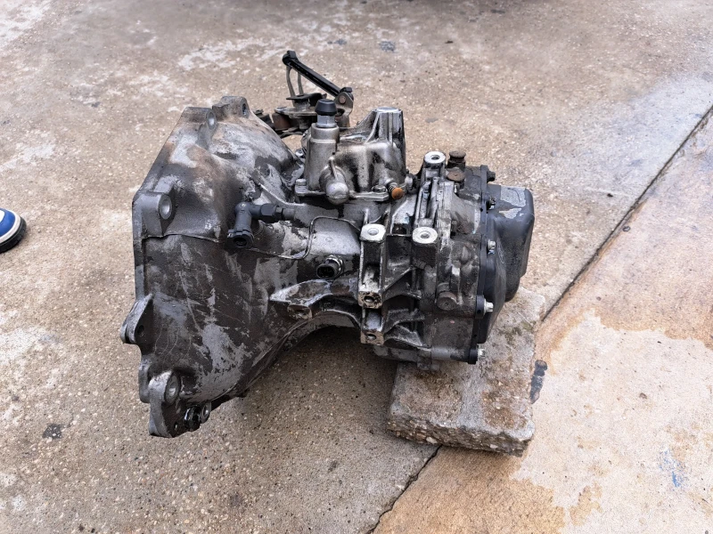 Opel Astra 1, 6 бензин 115коня  2011г.на части , снимка 12 - Автомобили и джипове - 48226378