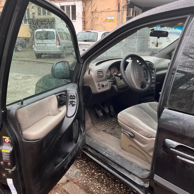 Chrysler Voyager Mercedes 2.5 CRDI, снимка 8 - Автомобили и джипове - 48874791