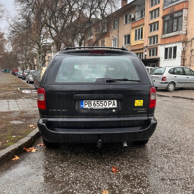 Chrysler Voyager Mercedes 2.5 CRDI, снимка 4 - Автомобили и джипове - 48874791