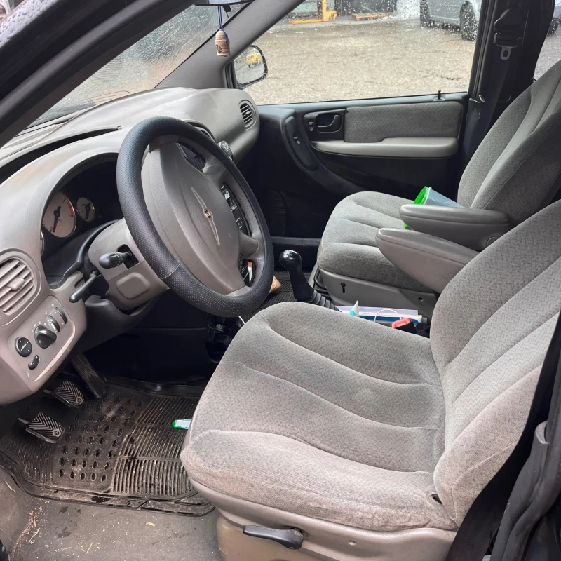 Chrysler Voyager Mercedes 2.5 CRDI, снимка 9 - Автомобили и джипове - 48874791