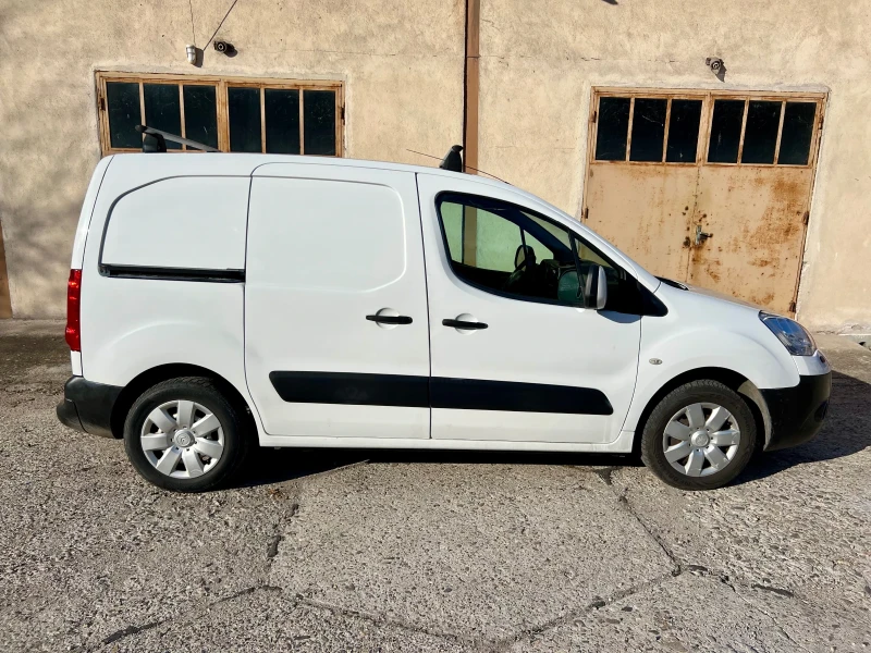 Citroen Berlingo 1.6 HDI 92к.с КЛИМАТИК, снимка 4 - Автомобили и джипове - 49010421