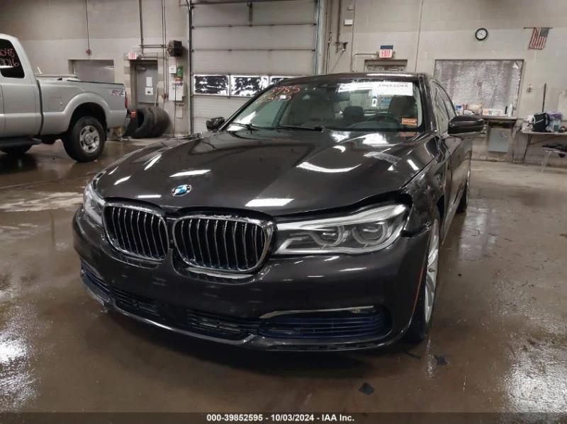 BMW 750 4.4L V-8 DI, DOHC, VVT, TURBO, 445HP All Wheel Dri, снимка 13 - Автомобили и джипове - 49450360