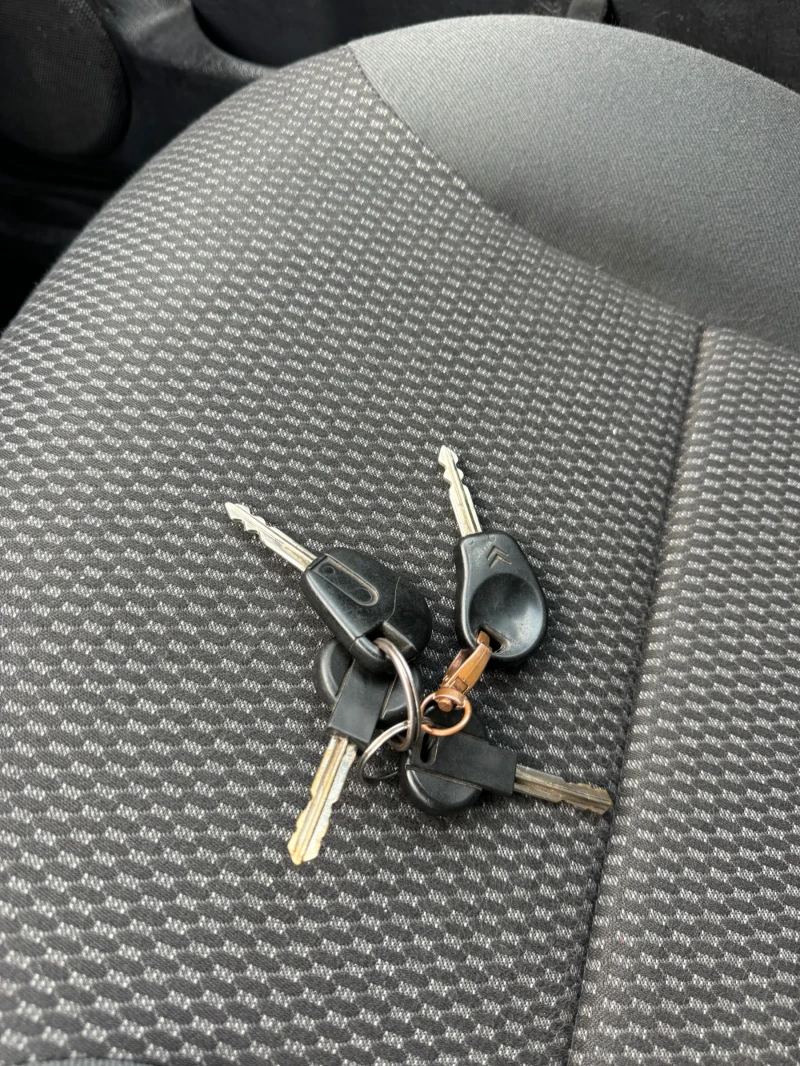 Citroen Berlingo 1.6HDI КЛИМАТИК, снимка 14 - Автомобили и джипове - 51190885