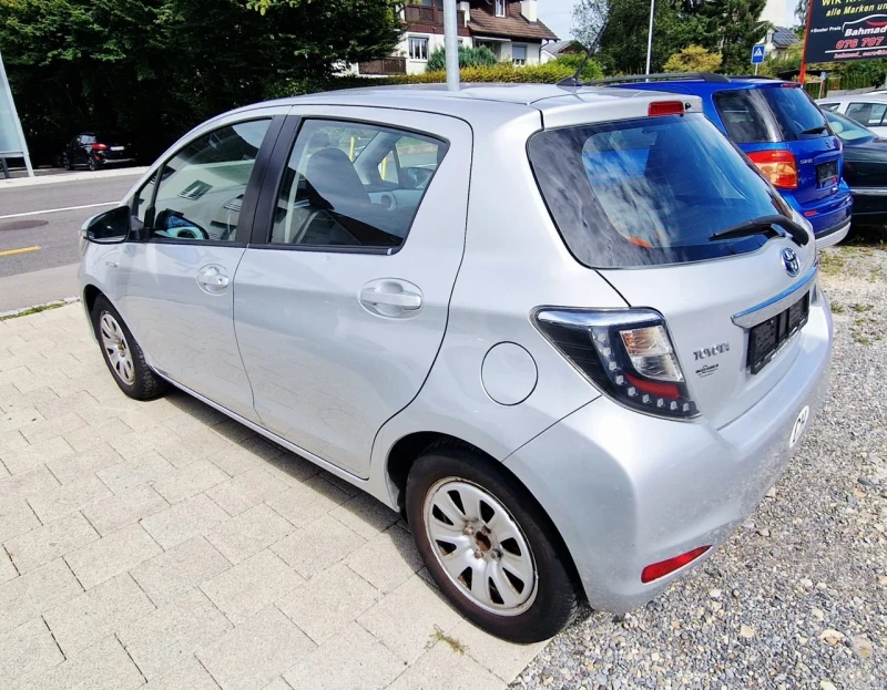 Toyota Yaris 1.5VVT-i Hybrid Swiss , снимка 6 - Автомобили и джипове - 52467444