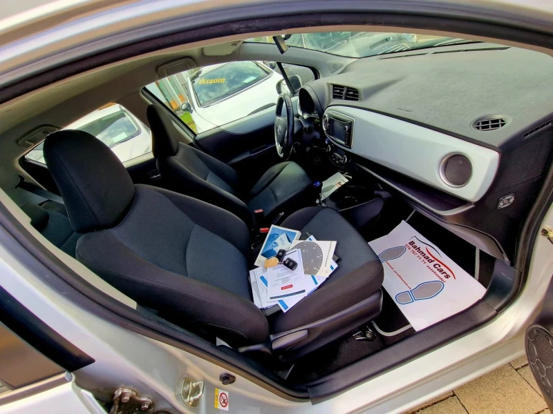 Toyota Yaris 1.5VVT-i Hybrid Swiss , снимка 9 - Автомобили и джипове - 52467444