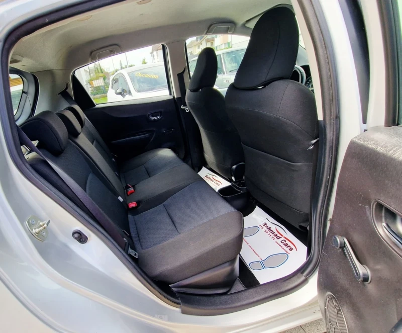 Toyota Yaris 1.5VVT-i Hybrid Swiss , снимка 8 - Автомобили и джипове - 52467444