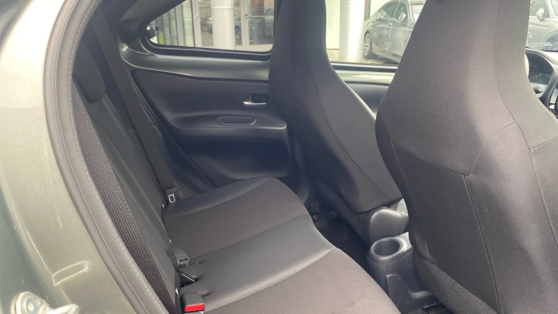 Toyota Aygo X Envy, AT, Bi-tone, снимка 11 - Автомобили и джипове - 52479233