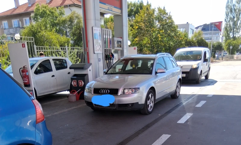 Audi A4 1.9TDI 101k.c., снимка 8 - Автомобили и джипове - 52908548