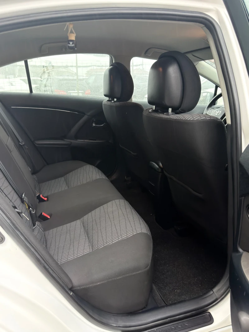 Toyota Avensis D4d, снимка 10 - Автомобили и джипове - 53366297