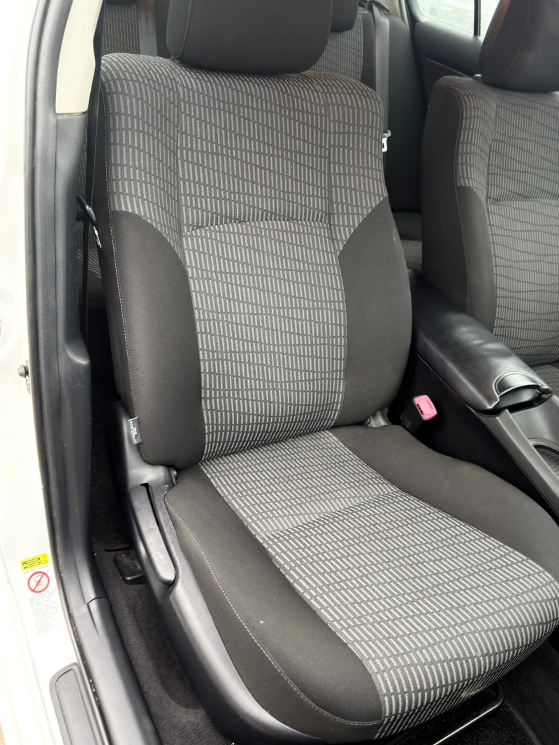 Toyota Avensis D4d, снимка 9 - Автомобили и джипове - 53366297