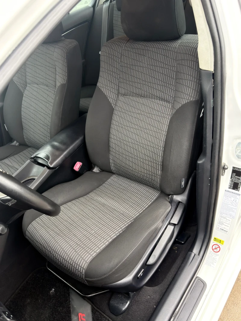 Toyota Avensis D4d, снимка 12 - Автомобили и джипове - 53366297