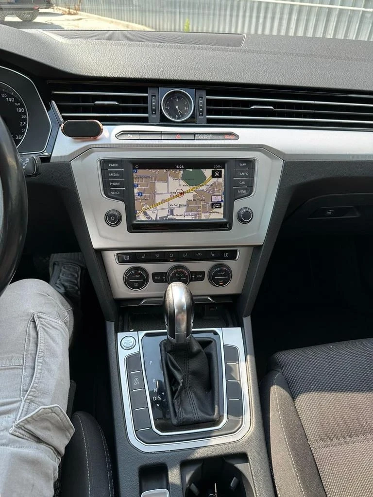 VW Passat B8, снимка 14 - Автомобили и джипове - 53667527