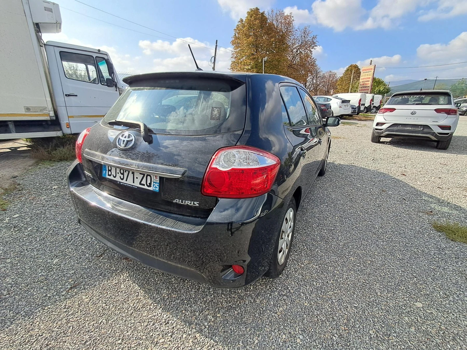 Toyota Auris 1.4 - изображение 4