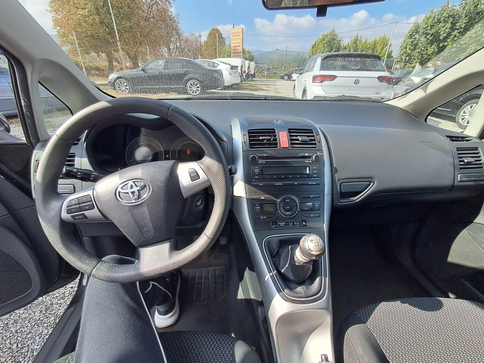 Toyota Auris 1.4 - изображение 6