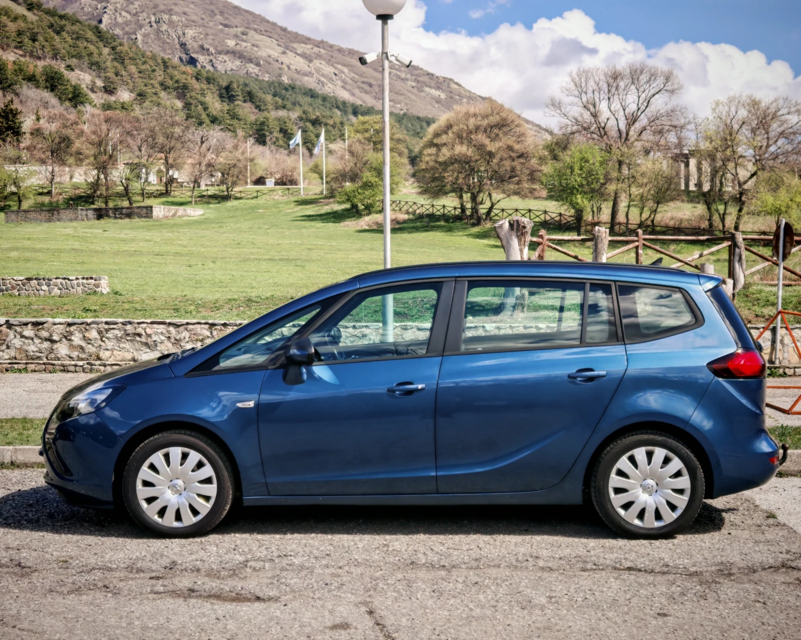 Opel Zafira Tourer 1.4T ФАБРИЧНА ГАЗ, снимка 8 - Автомобили и джипове - 49691819