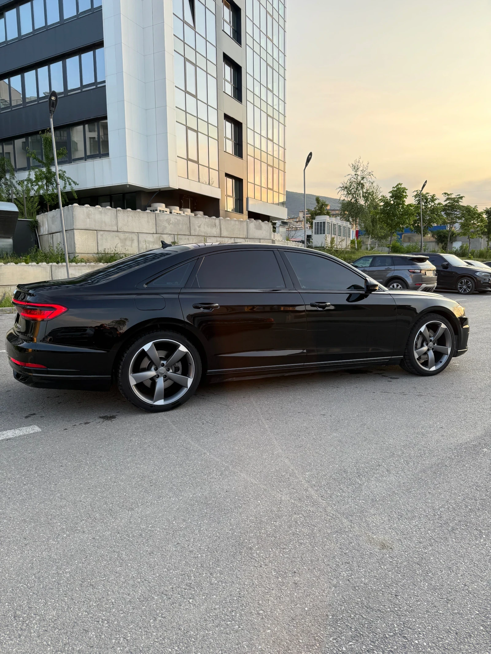 Audi A8 A8L готов лизинг, безупречно състояние - изображение 7