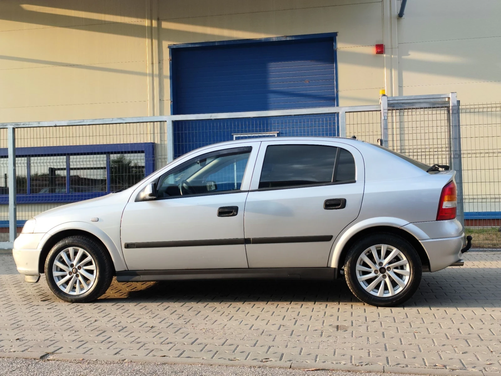 Opel Astra 1.6 | 16v Хечбек - изображение 8