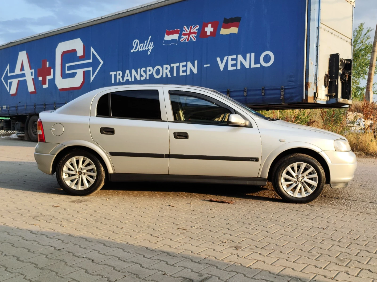 Opel Astra 1.6 | 16v Хечбек - изображение 4