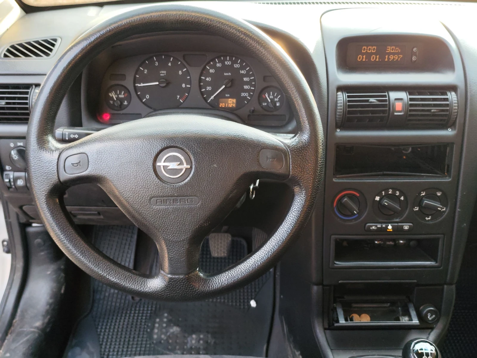 Opel Astra 1.6 | 16v Хечбек - изображение 9