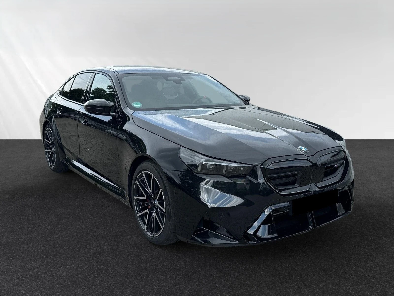 BMW M5 HYBRID CARBON B&W HEAD UP 360 ICONIC-GLOW PANO - изображение 3