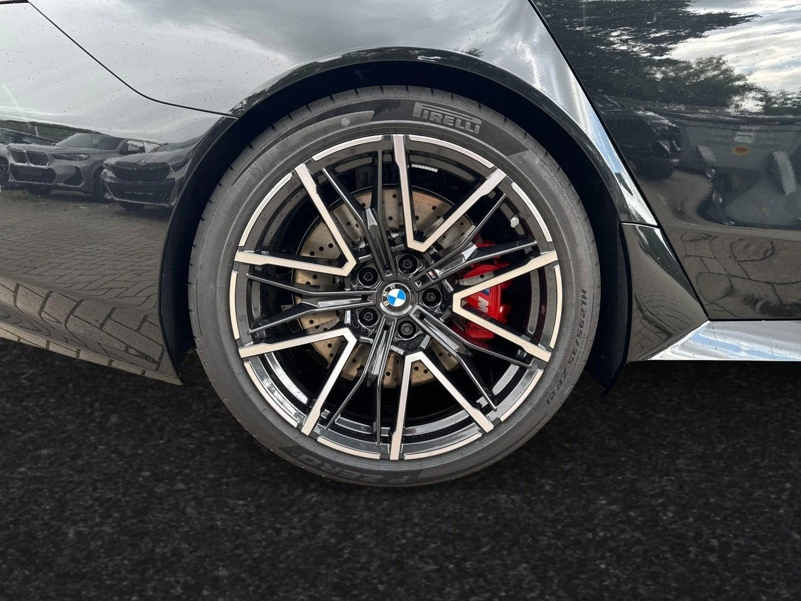 BMW M5 HYBRID CARBON B&W HEAD UP 360 ICONIC-GLOW PANO - изображение 5
