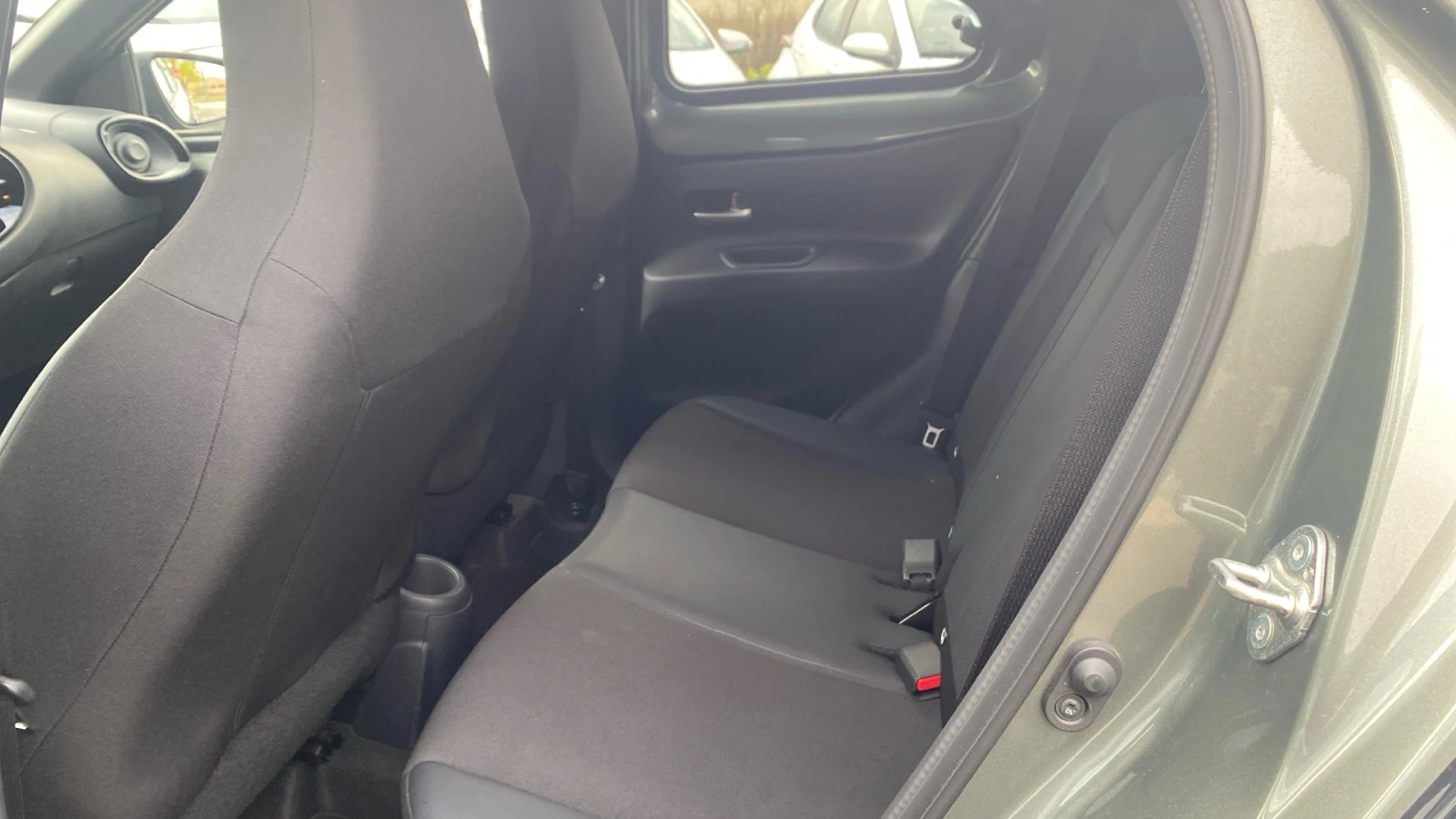 Toyota Aygo X Envy, AT, Bi-tone | Mobile.bg   15